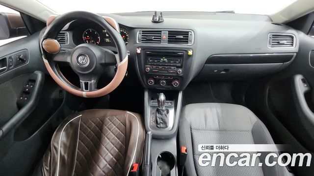Volkswagen Jetta — interior