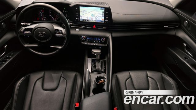 Hyundai Avante — interior