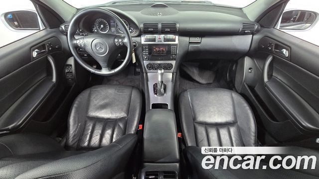 Mercedes-Benz C-Class — interior