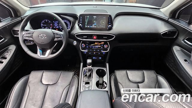 Hyundai Santa Fe — interior