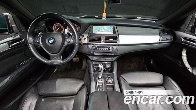 BMW X6 — interior