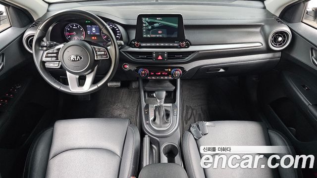 Kia K3 — interior
