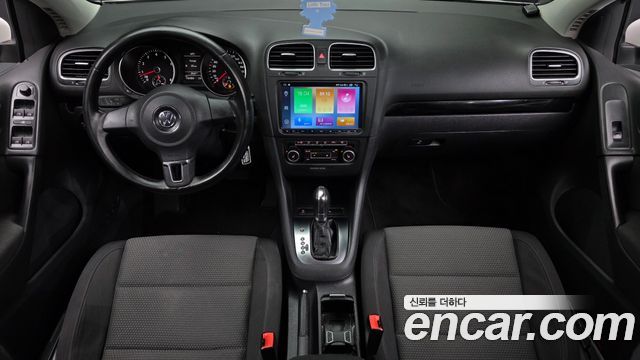 Volkswagen Golf — interior