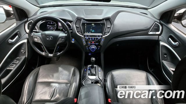 Hyundai Santa Fe — interior