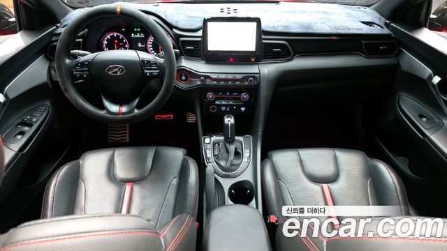 Hyundai Veloster — interior