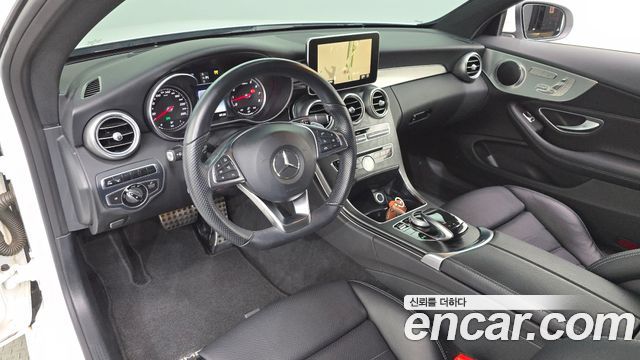 Mercedes-Benz C-Class — interior