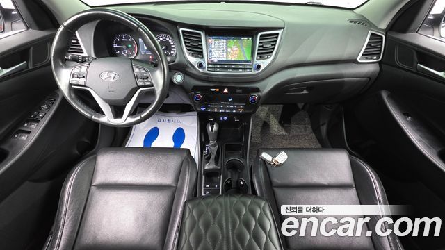 Hyundai Tucson — interior