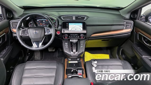 Honda CR-V — interior