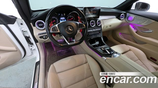 Mercedes-Benz C-Class — interior