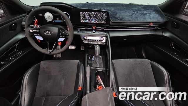 Hyundai Avante — interior