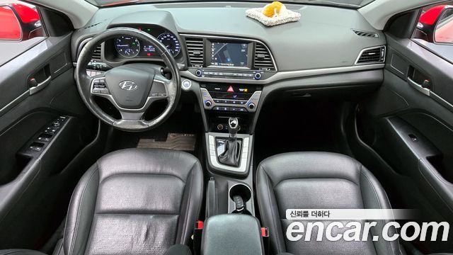 Hyundai Avante — interior