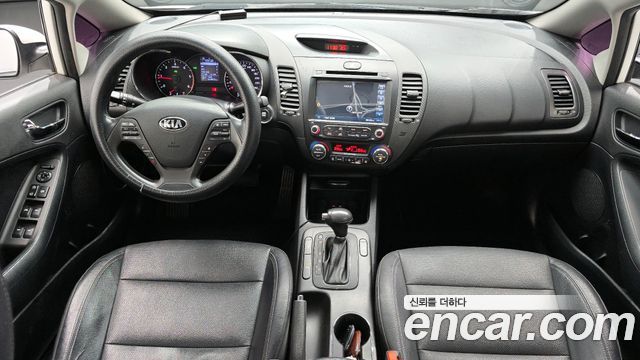 Kia K3 — interior