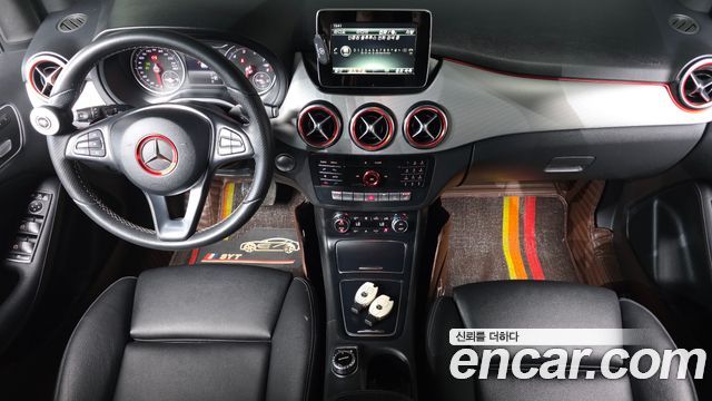 Mercedes-Benz B-Class — interior