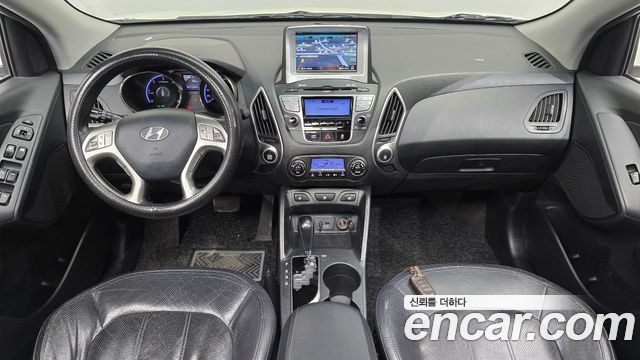 Hyundai Tucson — interior