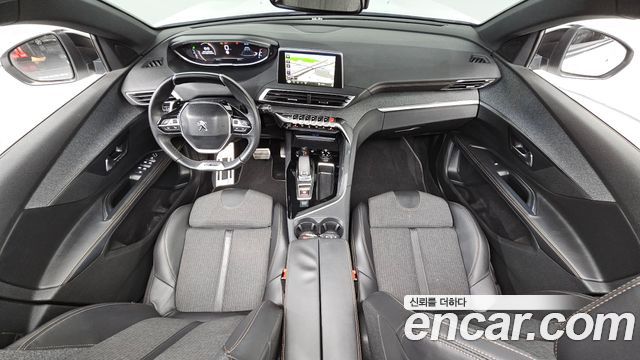Peugeot 5008 — interior