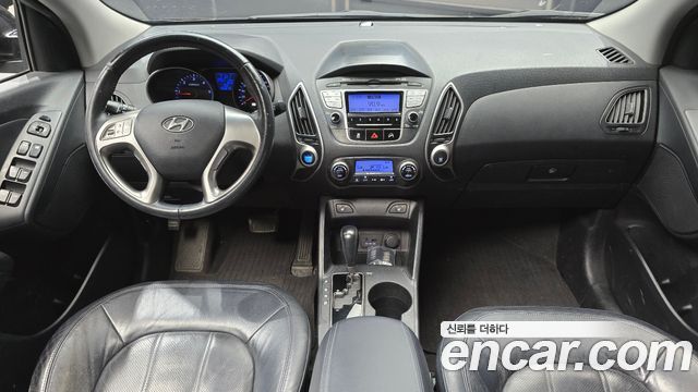 Hyundai Tucson — interior
