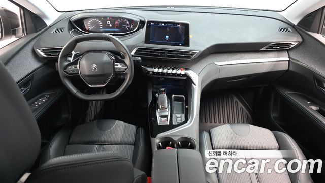 Peugeot 5008 — interior