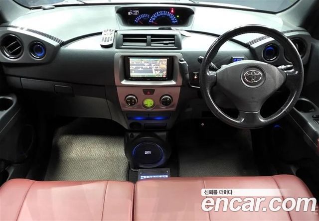 Toyota bB — interior