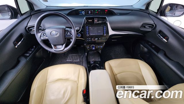 Toyota Prius — interior