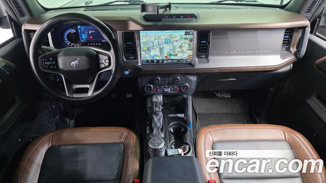 Ford Bronco — interior
