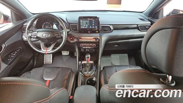 Hyundai Veloster — interior