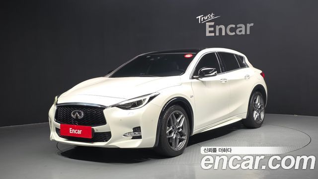 Infiniti Q30 — exterior
