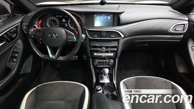 Infiniti Q30 — interior