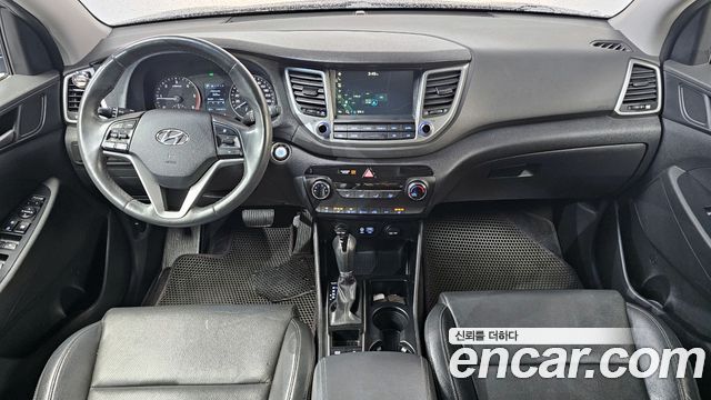Hyundai Tucson — interior