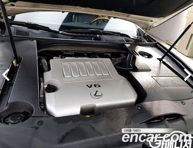 Lexus ES — interior