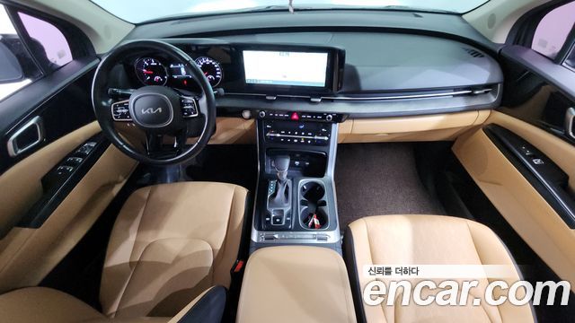 Kia Carnival — interior
