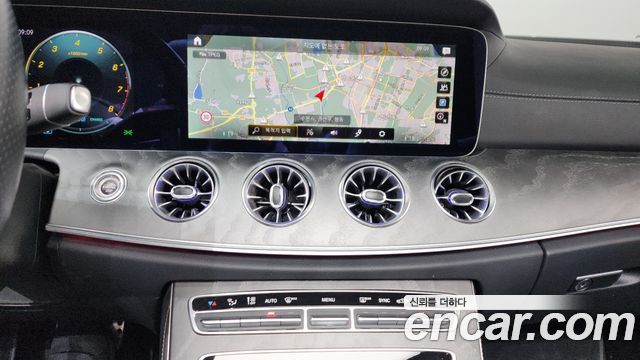 Mercedes-Benz E-Class — interior