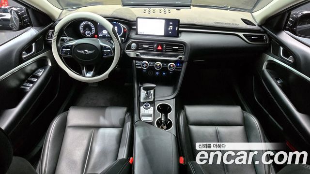 Genesis G70 — interior