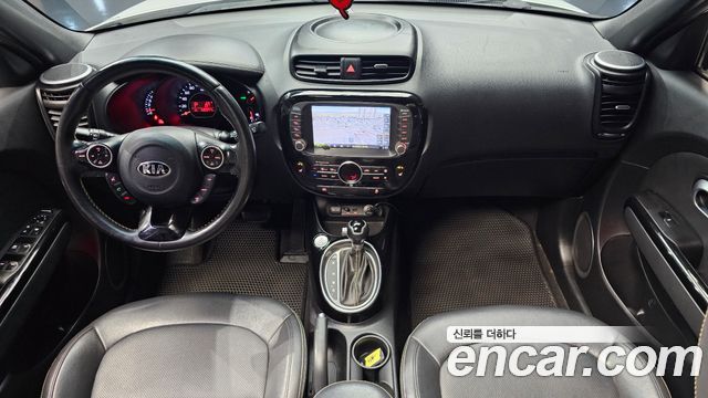Kia Soul — interior