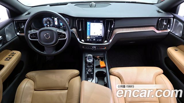 Volvo S60 — interior
