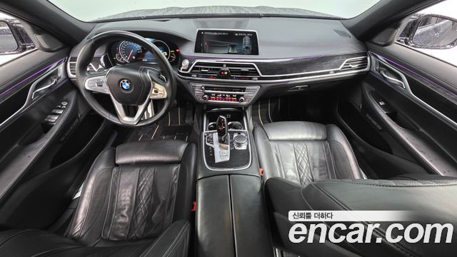BMW 7 Series — interior