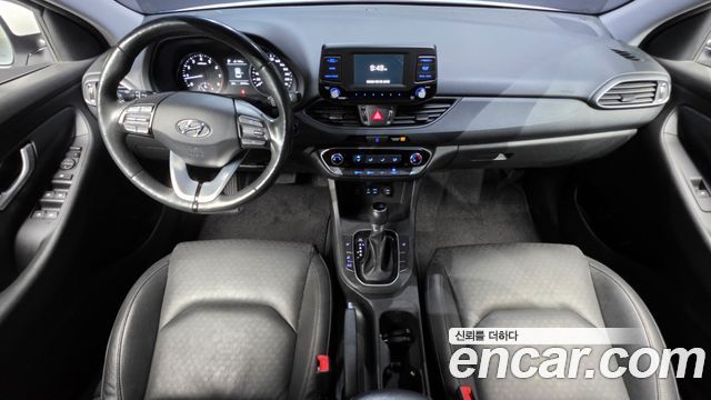 Hyundai i30 — interior