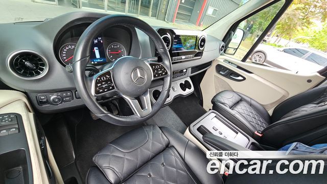 Mercedes-Benz Sprinter — interior