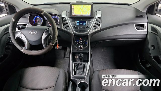 Hyundai Avante — interior