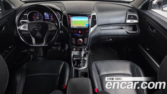 KG Mobility Tivoli — interior