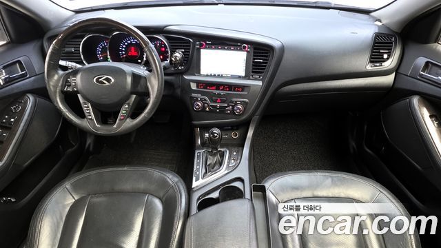 Kia K5 — interior