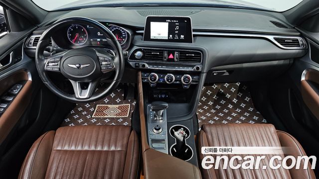 Genesis G70 — interior
