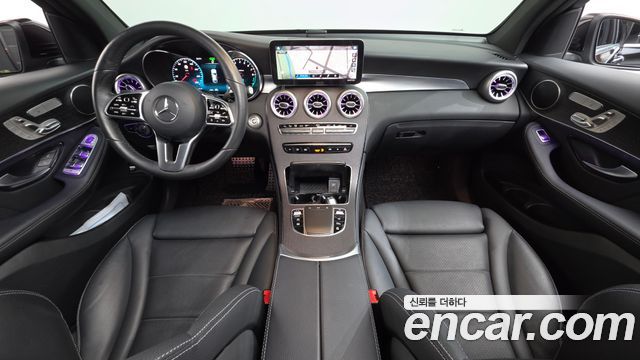 Mercedes-Benz GLC-Class — interior