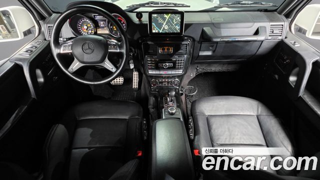 Mercedes-Benz G-Class — interior