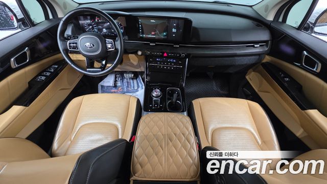 Kia Carnival — interior