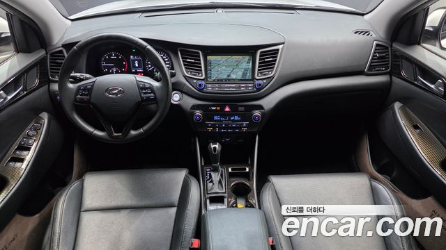Hyundai Tucson — interior