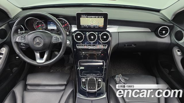 Mercedes-Benz C-Class — interior