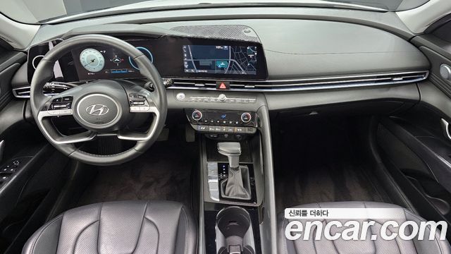 Hyundai Avante — interior