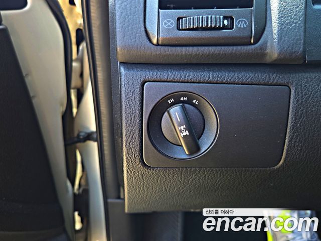 KG Mobility Rexton — interior