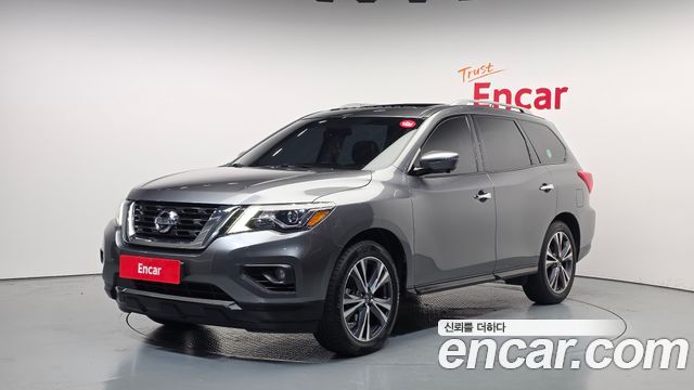 Nissan Pathfinder — exterior