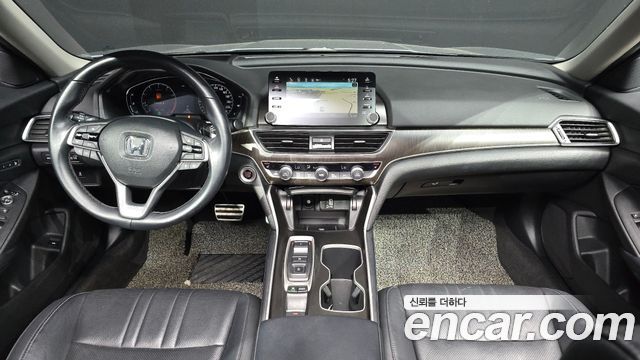 Honda Accord — interior